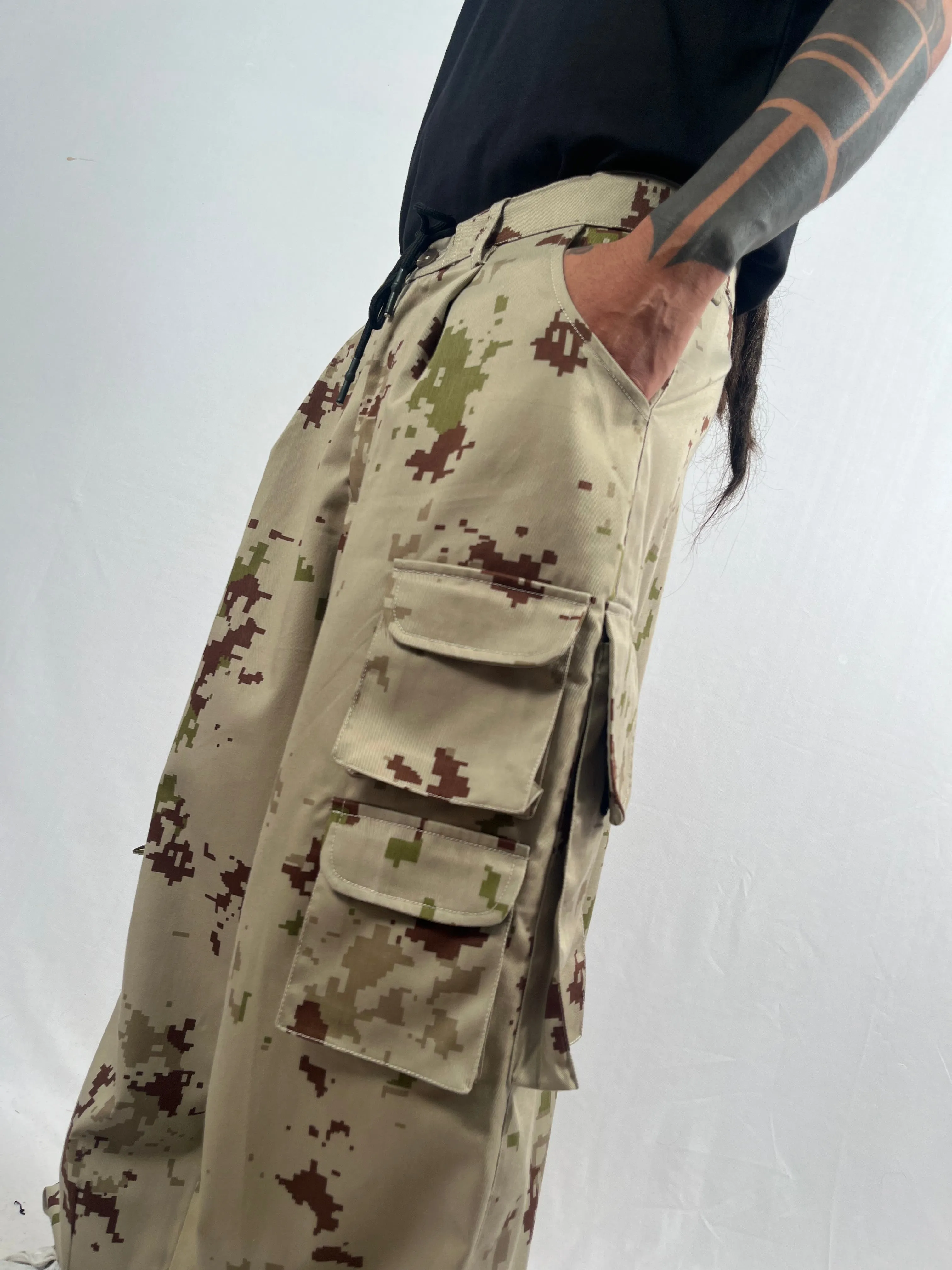 CamoTal Cargo Pants - Beige