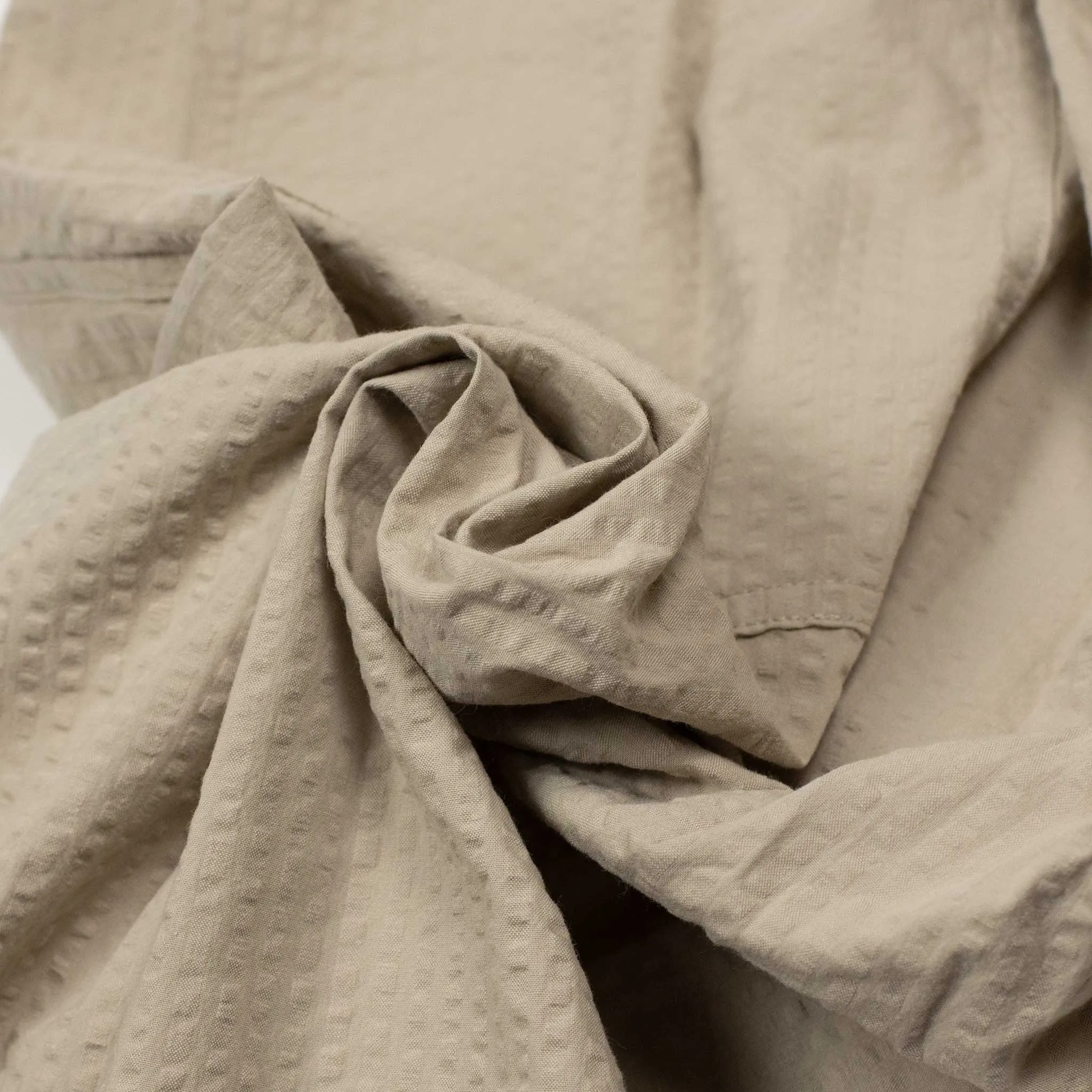 Easy drawstring pants in beige cotton seersucker