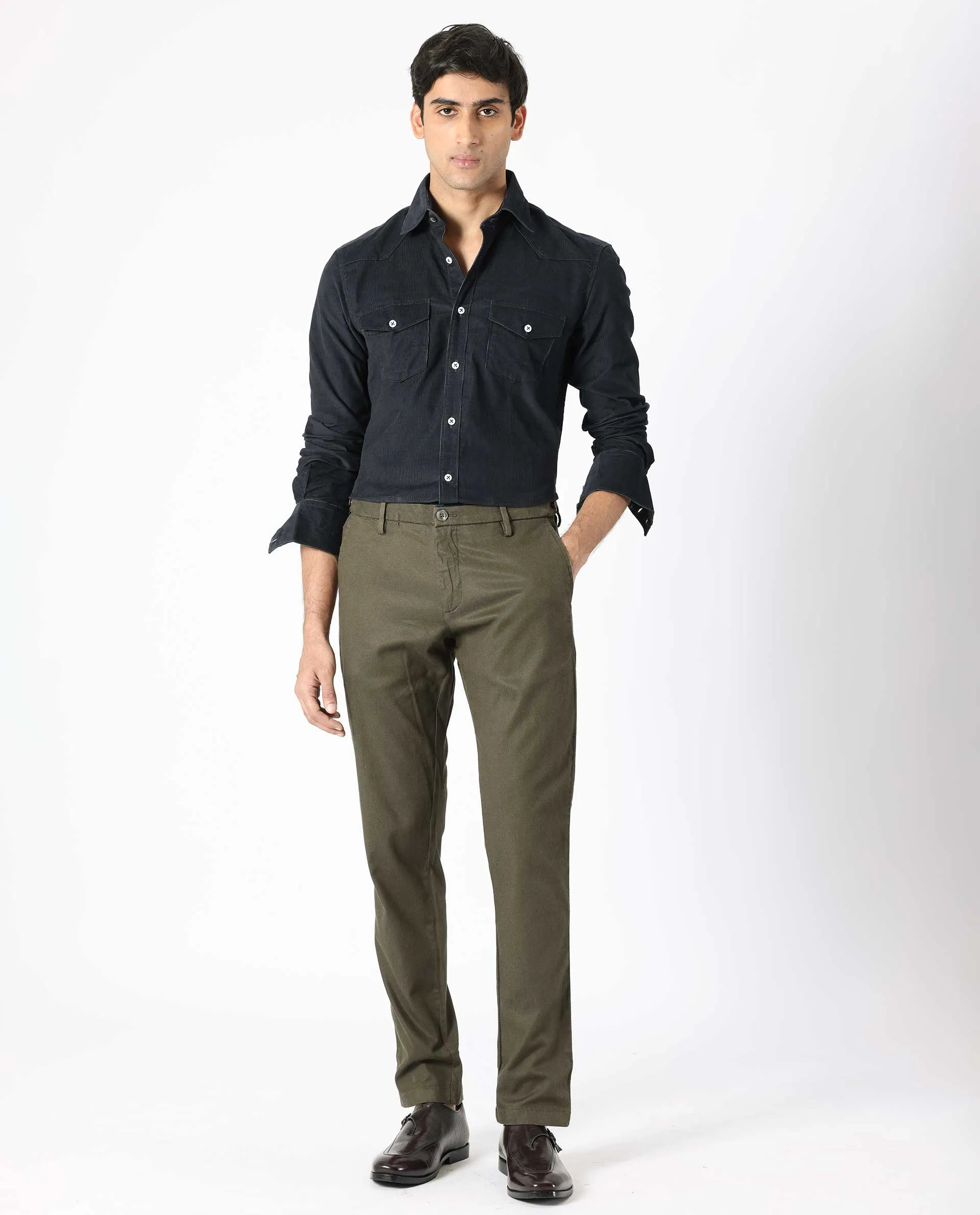 Rare Rabbit Men's Cellular Olive Solid Mid-Rise Regular Fit Twill Trouser
