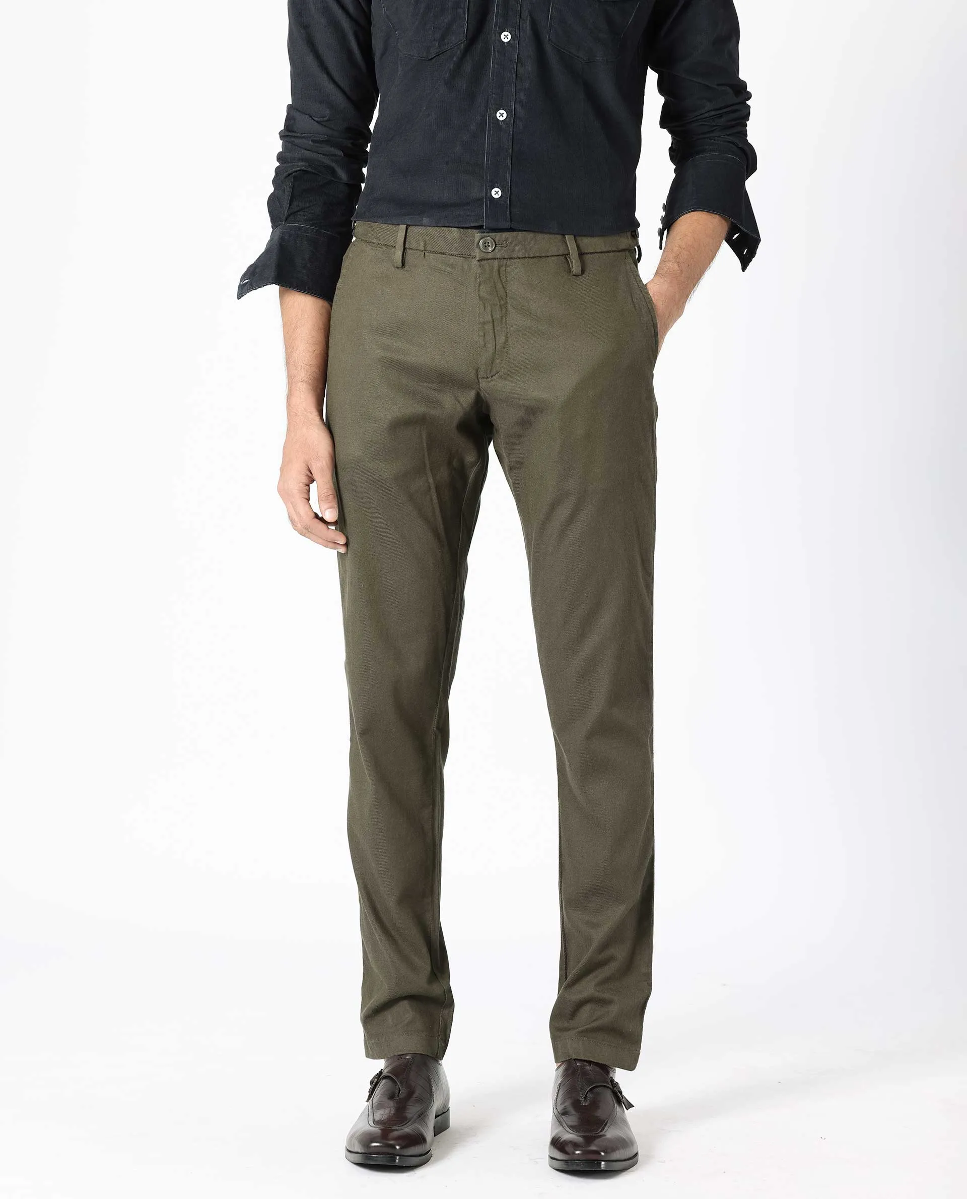 Rare Rabbit Men's Cellular Olive Solid Mid-Rise Regular Fit Twill Trouser