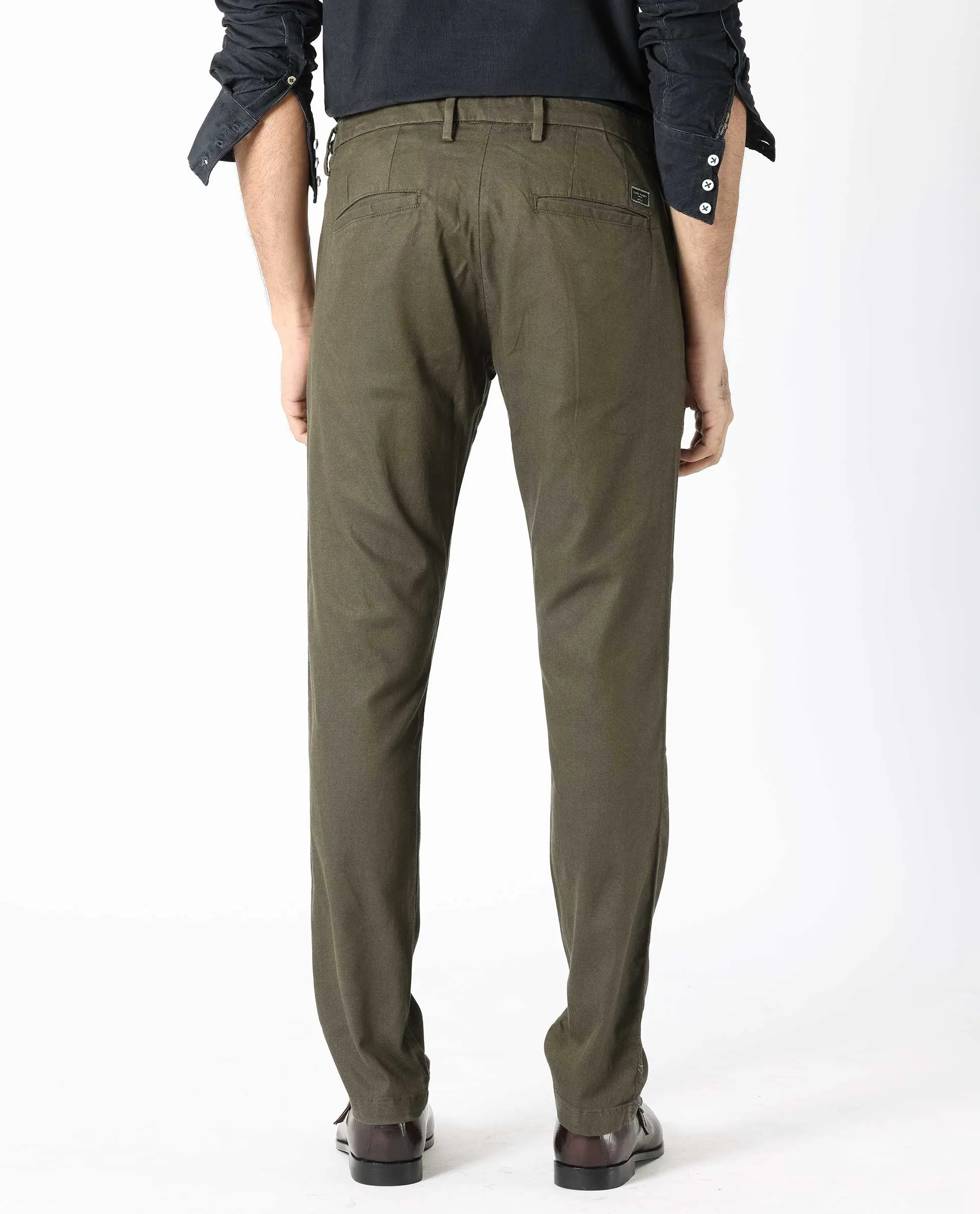 Rare Rabbit Men's Cellular Olive Solid Mid-Rise Regular Fit Twill Trouser