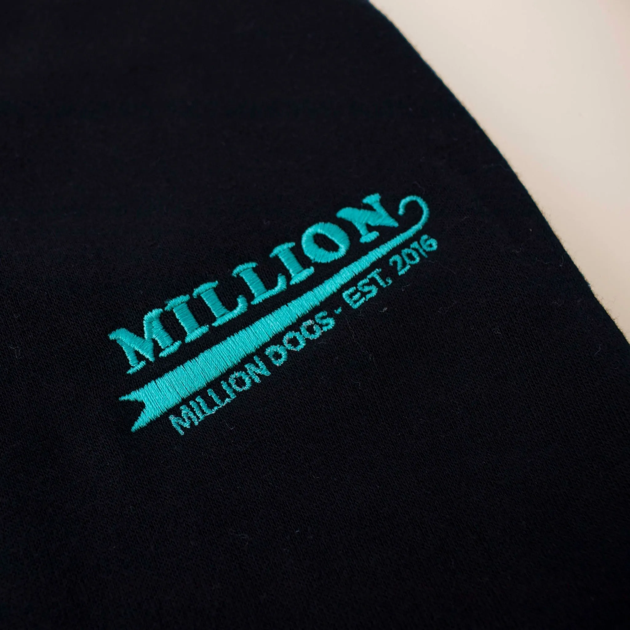 Women's Black Cozy Fleece Sweatpants